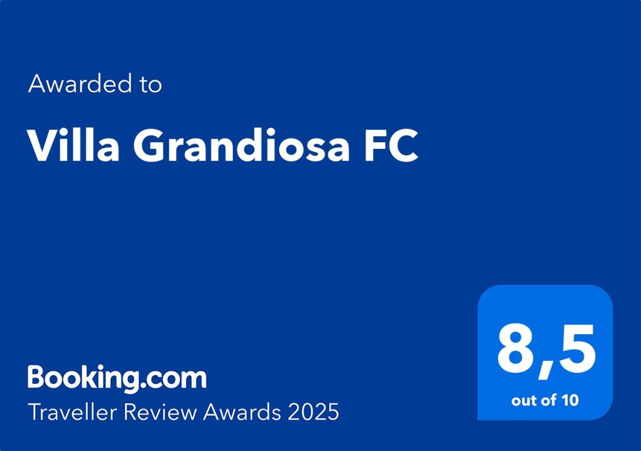 Villa Grandiosa Fc Aci Catena Kültér fotó